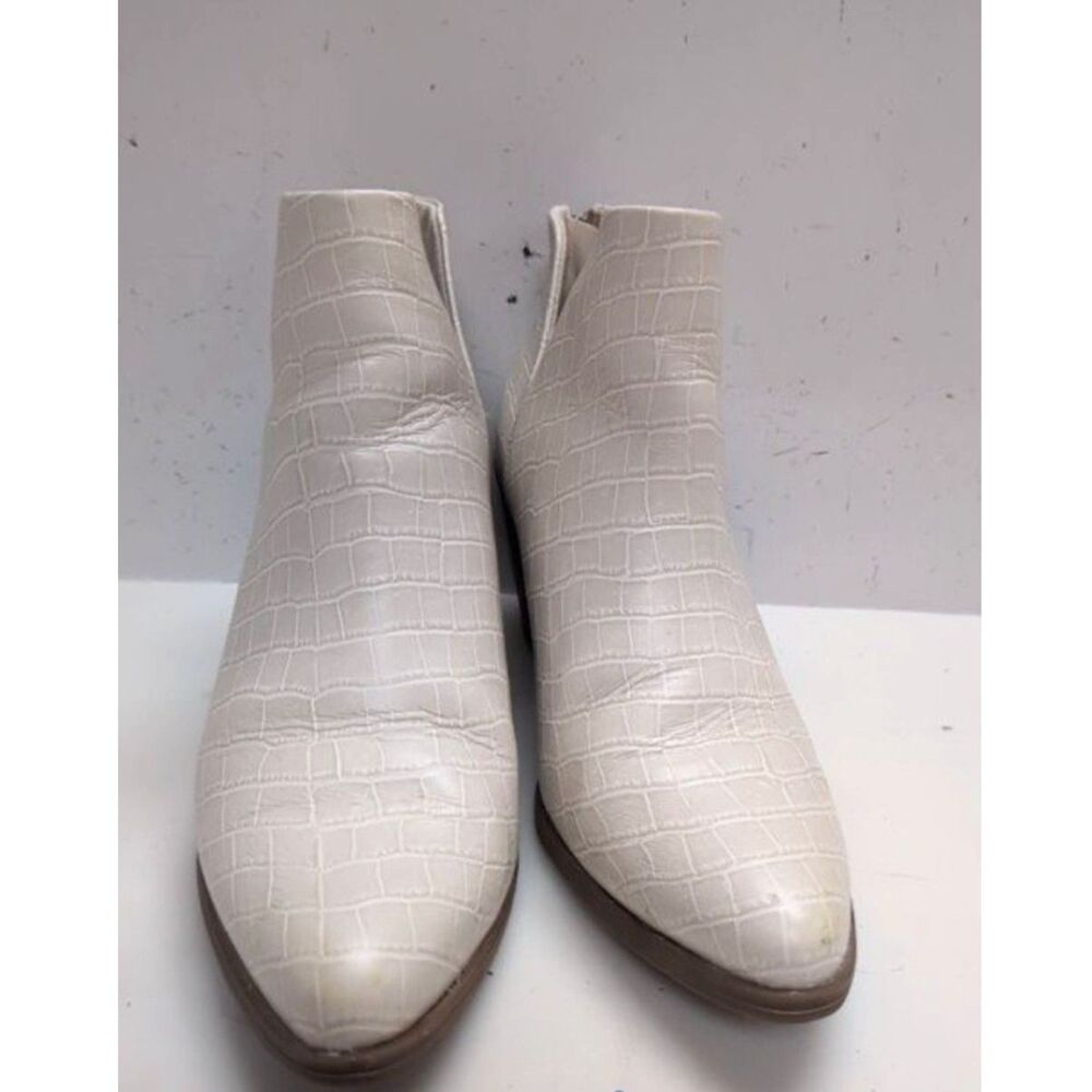 MICHAEL Michael Kors Aubrey White Croc Ankle Booties V-Cut Block Heel Size 8